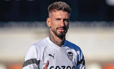 Samu Castillejo y el Valencia destensan su relación, pero el club se mantiene firme con su salida