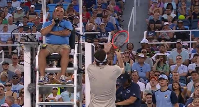 Fritz sufre el colmo de la tecnología en el tenis: «¿Por qué no lo has parado tú? Estabas en la silla y has visto la pelota»