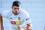 El Valladolid sondea a un Cenk Özkacar sin hueco en el Valencia