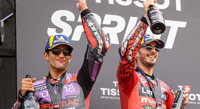 Bagnaia y Martín llevan al límite la excelencia de sus pilotajes