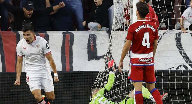 Acuña da el sí a River y espera al Sevilla