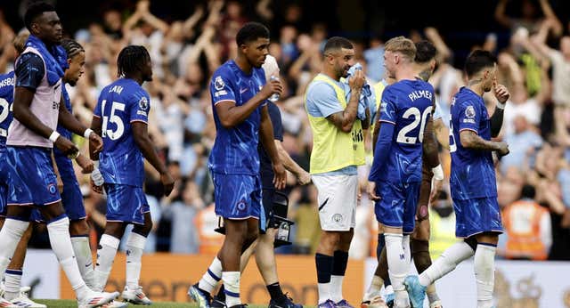 Los 42 futbolistas que tiene el Chelsea son la punta del iceberg del caos que domina el club