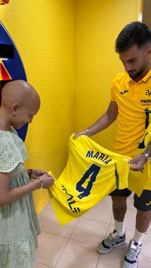 Álex Baena no se olvida de María y también comparte con ella la celebración del oro olímpico