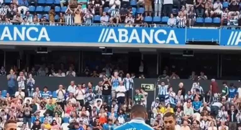 Los estadios de LaLiga rindieron homenaje a los deportistas recién llegados de París.