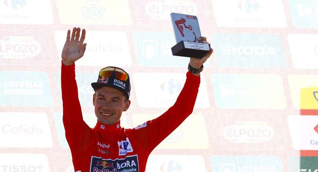 Un grito para explicar la resignación del pelotón ante Primoz Roglic: «Aquí no hay secretos»