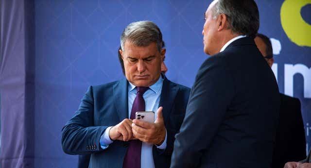 Peligro en el Barça: el acuerdo con Nike se enquista y Laporta juega con fuego (otra vez) si no consigue cerrarlo