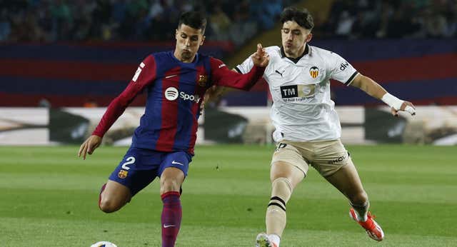 João Cancelo pone rumbo a Arabia y deja vía libre a Marc Pubill