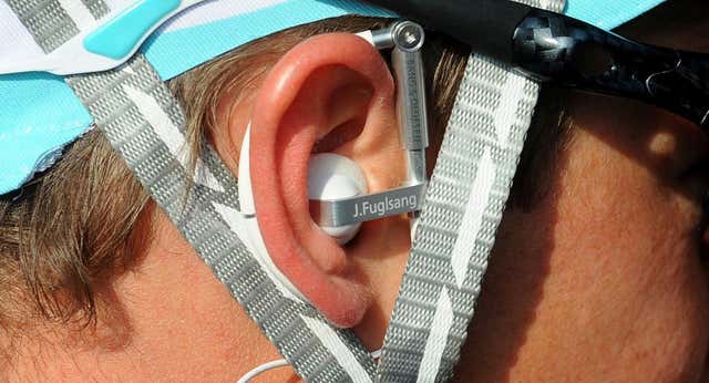 ¿Cómo sería La Vuelta sin pinganillos? «Nos encontramos ante un vacío que nos preocupa»