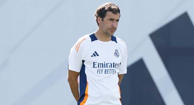 El Real Madrid no se lo pone fácil a Raúl