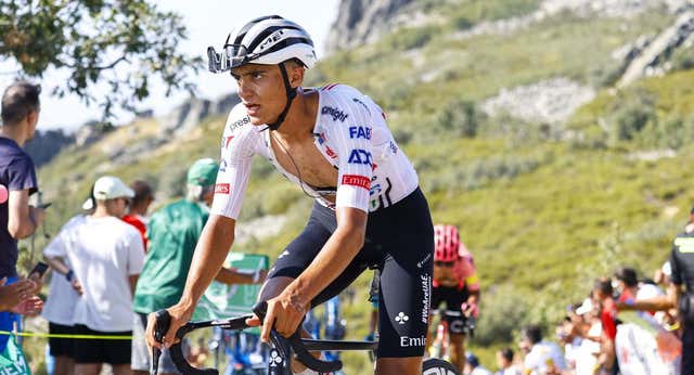 «Un santo en el día a día y un matador sobre la bici»: Isaac del Toro, la sensación mexicana de UAE
