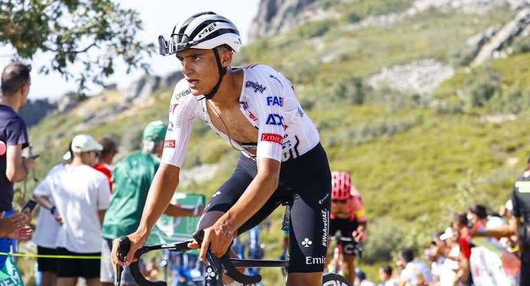 Isaac del Toro, durante la ascensión al Pico Villuercas.