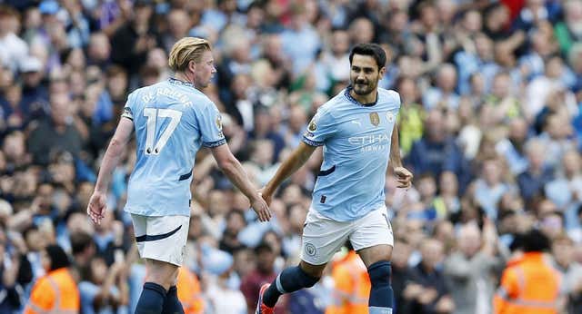 Savinho y Haaland impulsan al Manchester City en la vuelta de Gündoğan al Etihad