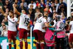 Un gol del West Ham casi acaba en tragedia por el aplastamiento de un niño recogepelotas