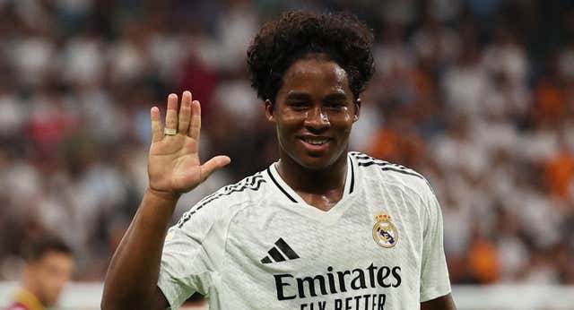 Endrick le roba las portadas a Mbappé, se cuela en la historia y se reivindica: «La gente me criticaba, a mi familia y a mi novia»