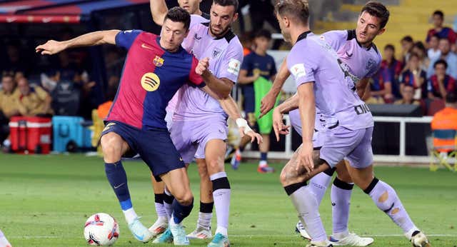 Flick ‘rejuvenece’ al Pichichi Lewandowski y el Barça saca pecho: “No conozco a otro Robert”