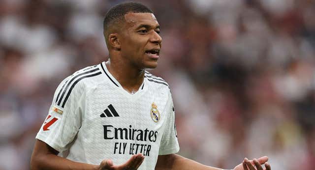 Así fue el estreno de Mbappé en el Bernabéu: errores en la definición y cambio por Endrick, un estadio ‘caído’ desde el calentamiento…