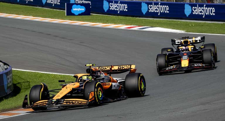 Lando Norris, tras adelantar a Max Verstappen.