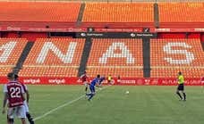 Gol de premio 'Puskas' en el estreno de un Nàstic que evoca el dramático ascenso frustrado a Segunda ante el Málaga