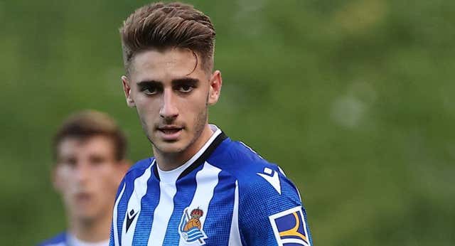 La Real Sociedad cede y Robert Navarro jugará en el Mallorca… a la espera del Athletic