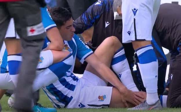 Momento de la lesión de Carlos Fernández en la pretemporada de 2021.  EFE
