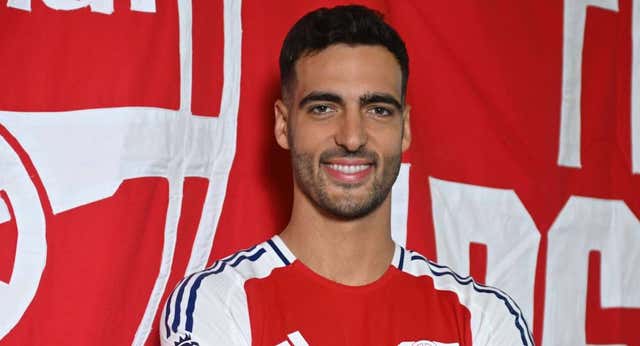 La mala suerte de Mikel Merino nada más llegar al Arsenal: se lesiona en el hombro al primer entrenamiento