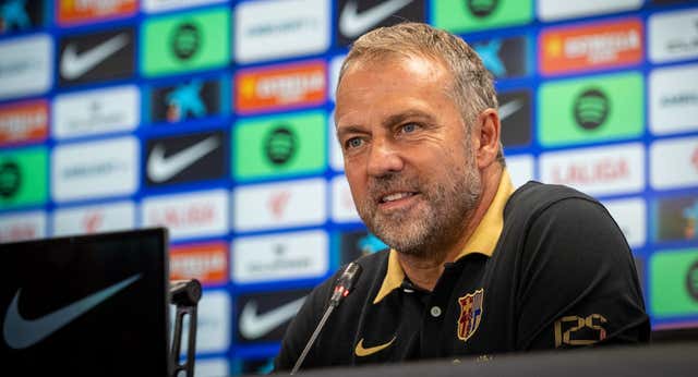 Flick ‘pasa’ del Real Madrid: «La temporada es larga, no me importa demasiado, me fijo en el Barça»