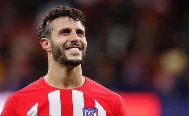 Mario Hermoso, como Rabiot o Martial, sigue libre.  EFE