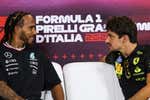 La FIA empieza a exprimir el futuro 'romance' entre Charles Leclerc y Lewis Hamilton