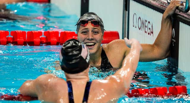 Nuria Marquès y Marta Fernández se bañan en plata
