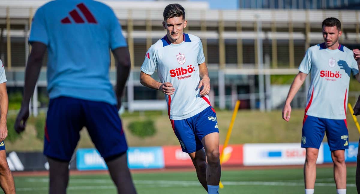 Pepelu, en el entrenamiento de la Selección este lunes.