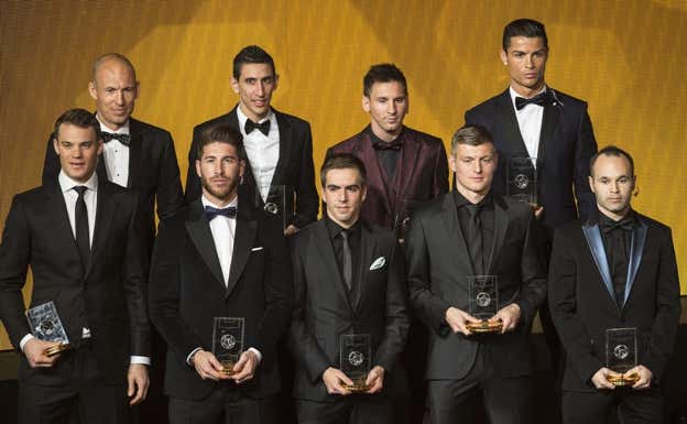 Leo Messi junto a Cristiano Ronaldo en la gala del Balón de Oro.  ARCHIVO