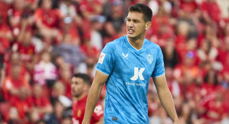 El ya exjugador del Almería, César Montes.
