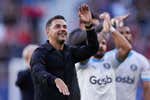 Míchel y su lado 'historiador' para no perder la esencia de Girona: «Cada vez que viene un jugador nuevo le pongo Power Points»