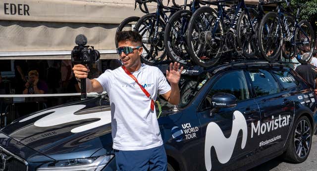 La estrella del Movistar Team no es ciclista, pero firma autógrafos como si lo fuera: «Lo de este año está siendo exagerado»