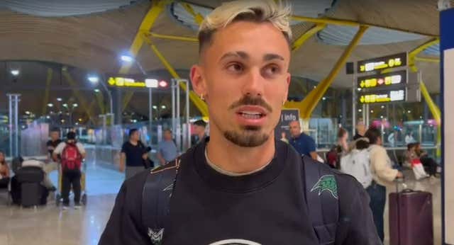 Rodri, a punto de la lágrima tras dejar el Betis y antes de coger el avión a Catar: «Es por mí y por mi familia»