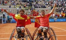 Martín de la Puente y Dani Caverzaschi dan a España la primera medalla de tenis en silla