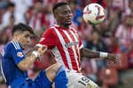 El Sporting de Gijón busca a una aficionada que insultó a un jugador del Oviedo