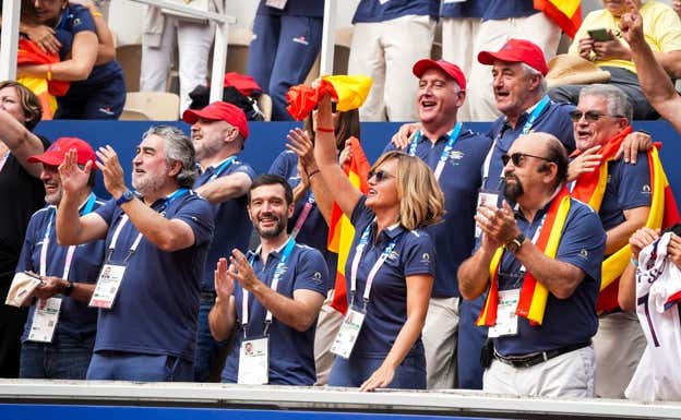 Bustinduy celebra el bronce en el dobles de tenis en silla en París 2024.  CPE