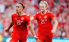 Dinamarca 'dinamita' a Serbia con una bellísima chilena de Poulsen y mira desde arriba a España