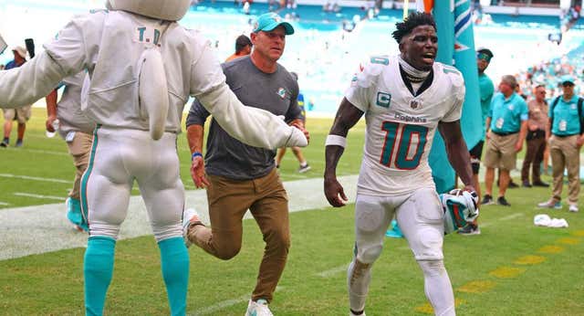 Una de las estrellas de la NFL brilla en la victoria de Miami Dolphins horas después de ser detenido