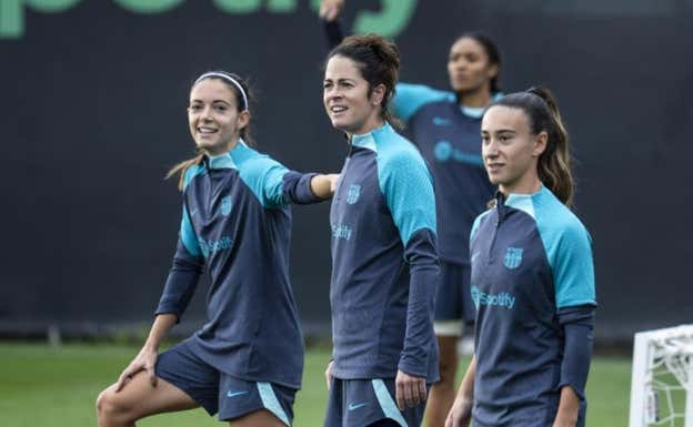 Julia Bartel durante un entrenamiento con Aitana y Torrejón.  FC BARCELONA