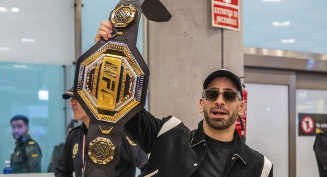 Ilia Topuria avisa a Max Holloway: “Estoy mejor que nunca; no quisiera estar en su piel”