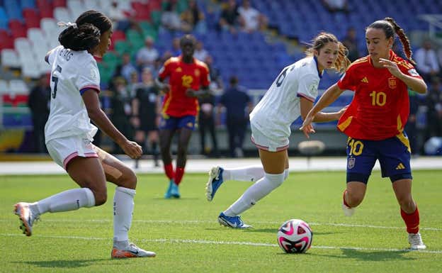 Julia Bartel ante Estados Unidos.  UEFA