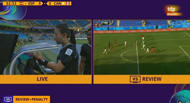 Un fuera de juego clarísimo revisado en la pantalla le estalla en la cara a España y retrata los errores del nuevo VAR