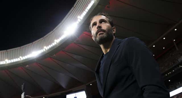 Es el momento de Baraja y su plantilla, sin ellos ‘no hay Valencia’