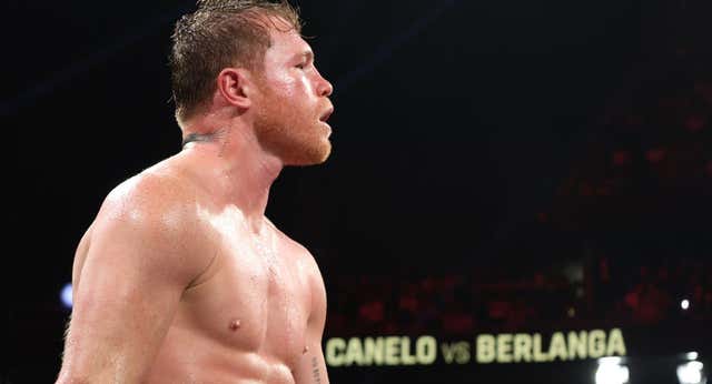 Canelo vuelve a rugir y retiene su triple corona de forma unánime: “Soy el mejor del mundo”