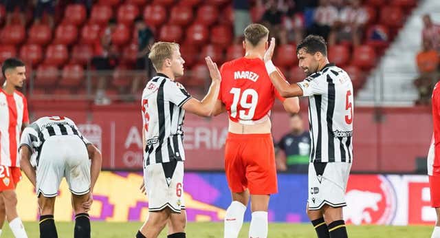 El Castellón asusta y golea al Almería