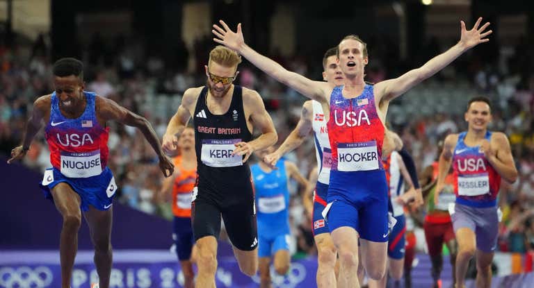 Cole Hocker (23), primero en la final de los 1.500 m de los Juegos de París.