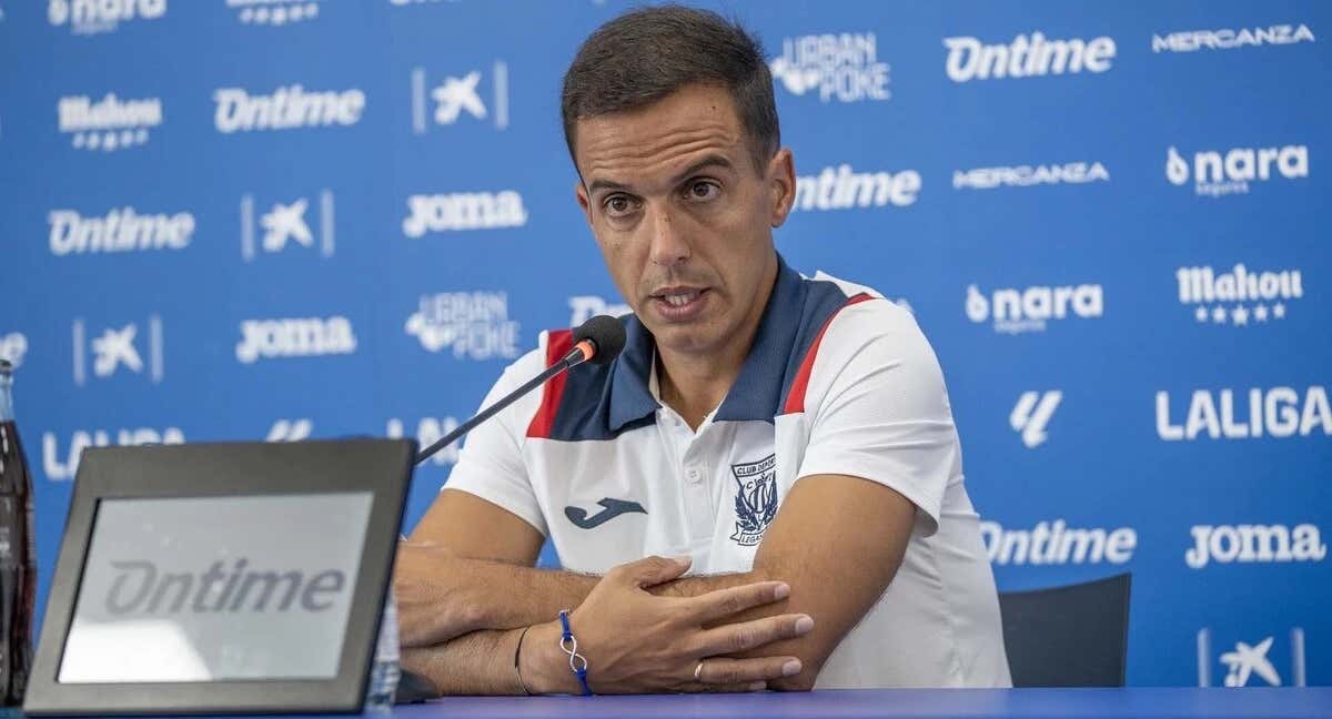 Borja Jiménez comparece ante los medios en la previa del Lega-Athletic.