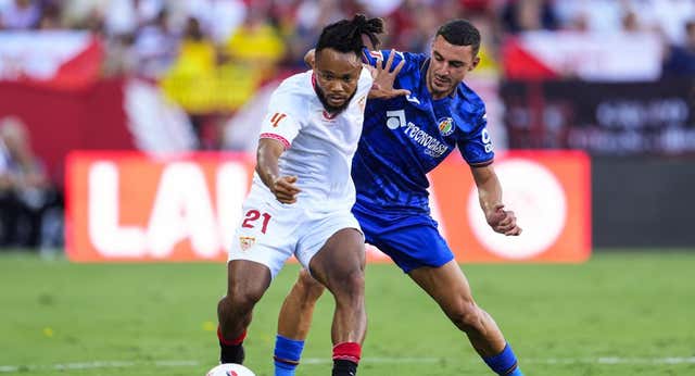 Ejuke, dos laterales ‘low cost’ y un chollo cuyo precio ¡no para de bajar!: qué merece la pena fichar del Sevilla en LALIGA FANTASY